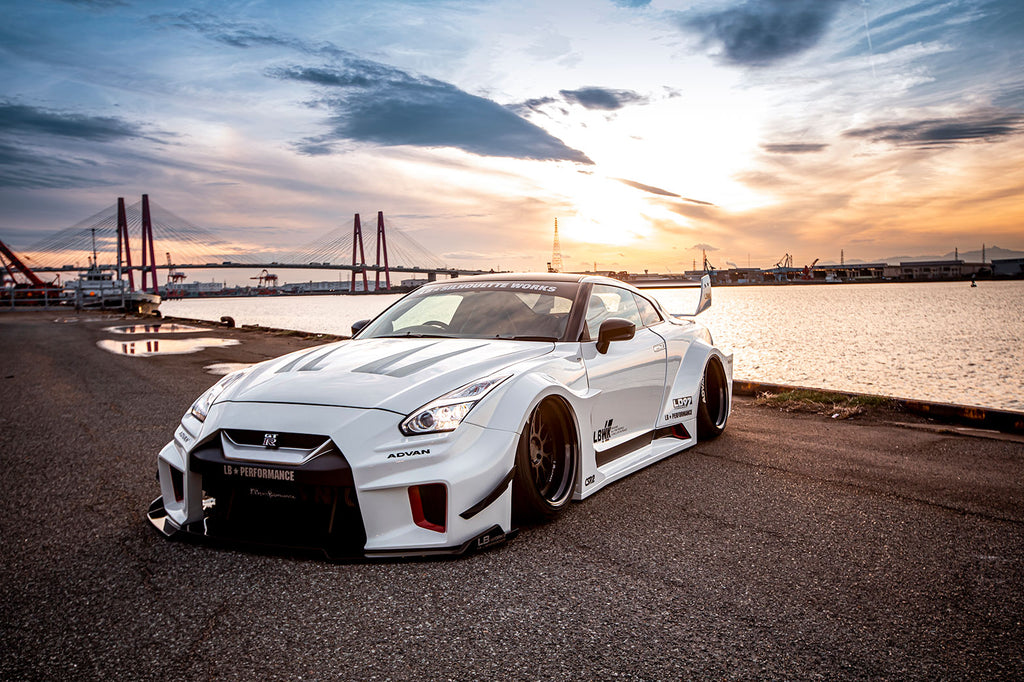 LB-Silhouette WORKS GT 35GT-RR Ver.2 Complete Body kit 【FRP&Dry】