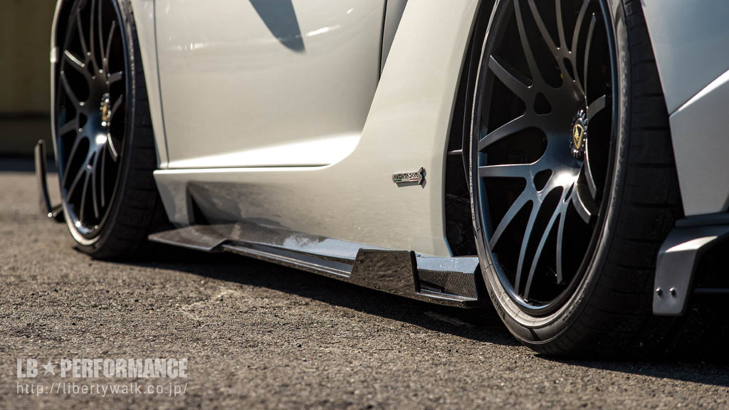 LB★PERFORMANCE AVENTADOR S complete body kit (Dry)
