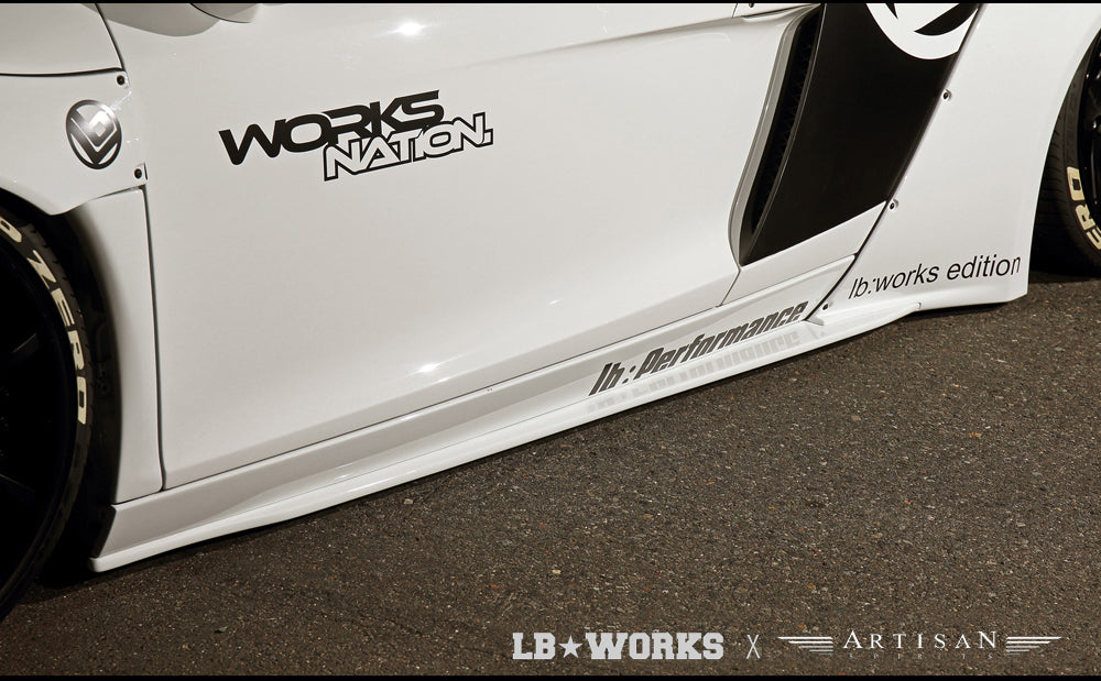 LB-WORKS R8 V10 complete body kit (CFRP)